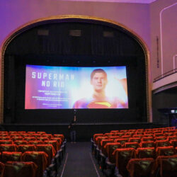 Elenco de Superman no Rio de Janeiro durante evento no Cine Odeon
