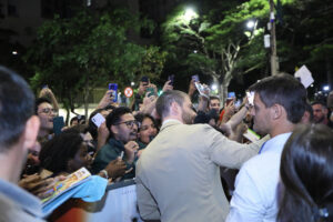 Elenco de Superman no Rio de Janeiro durante evento no Cine Odeon